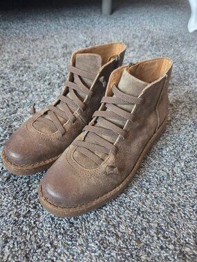 Born Crown Women's Tan Taupe Suede "Sienna" Boots sz 7